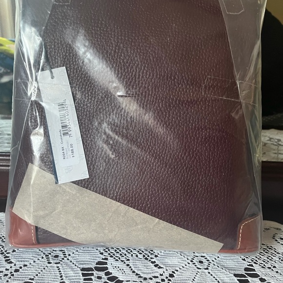 Brand new Dooney & Bourke crossbody bag - Picture 4 of 4